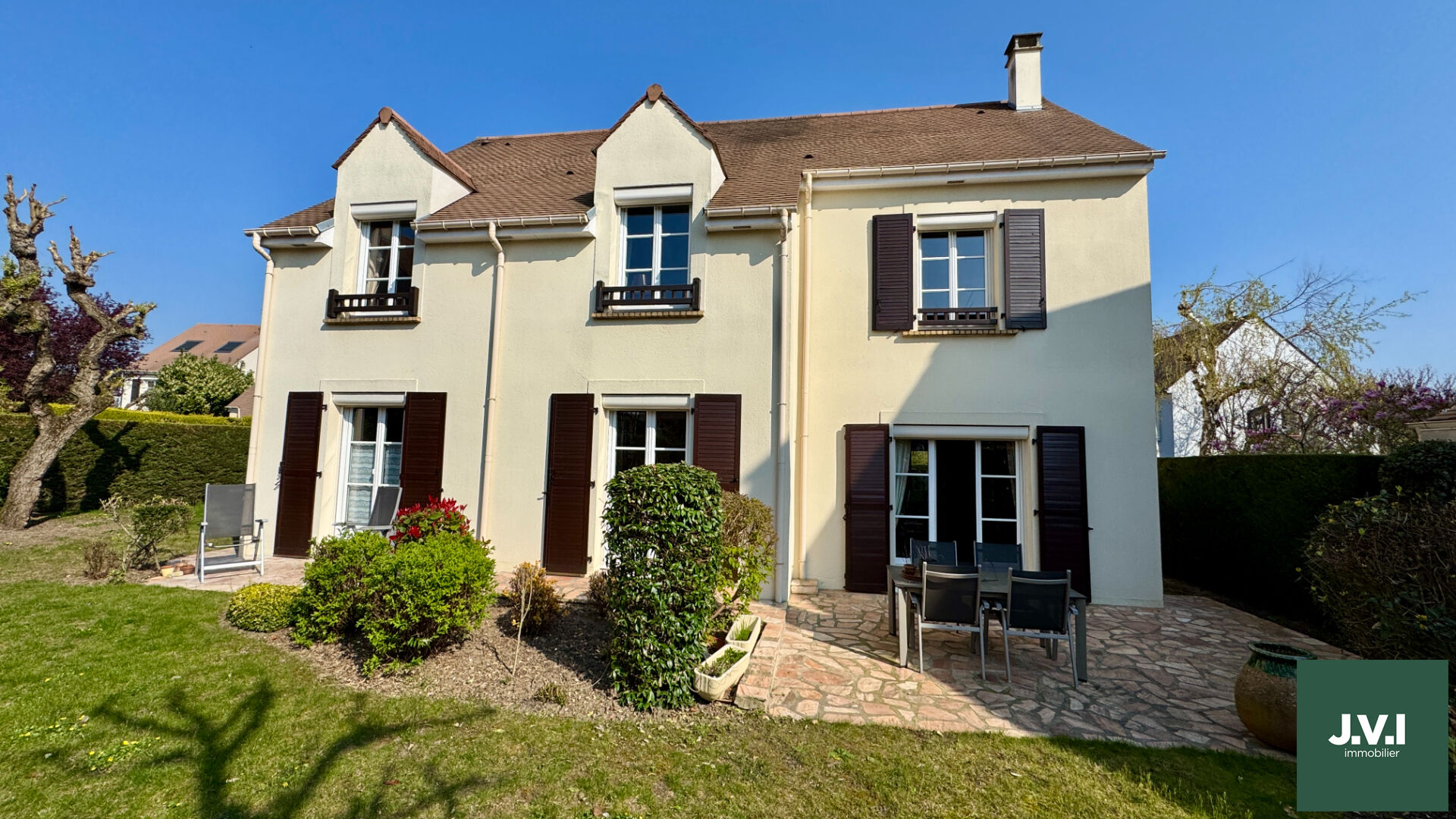 Agence immobilière de 
 J.V.I. - JVI Enghien-les-Bains 
