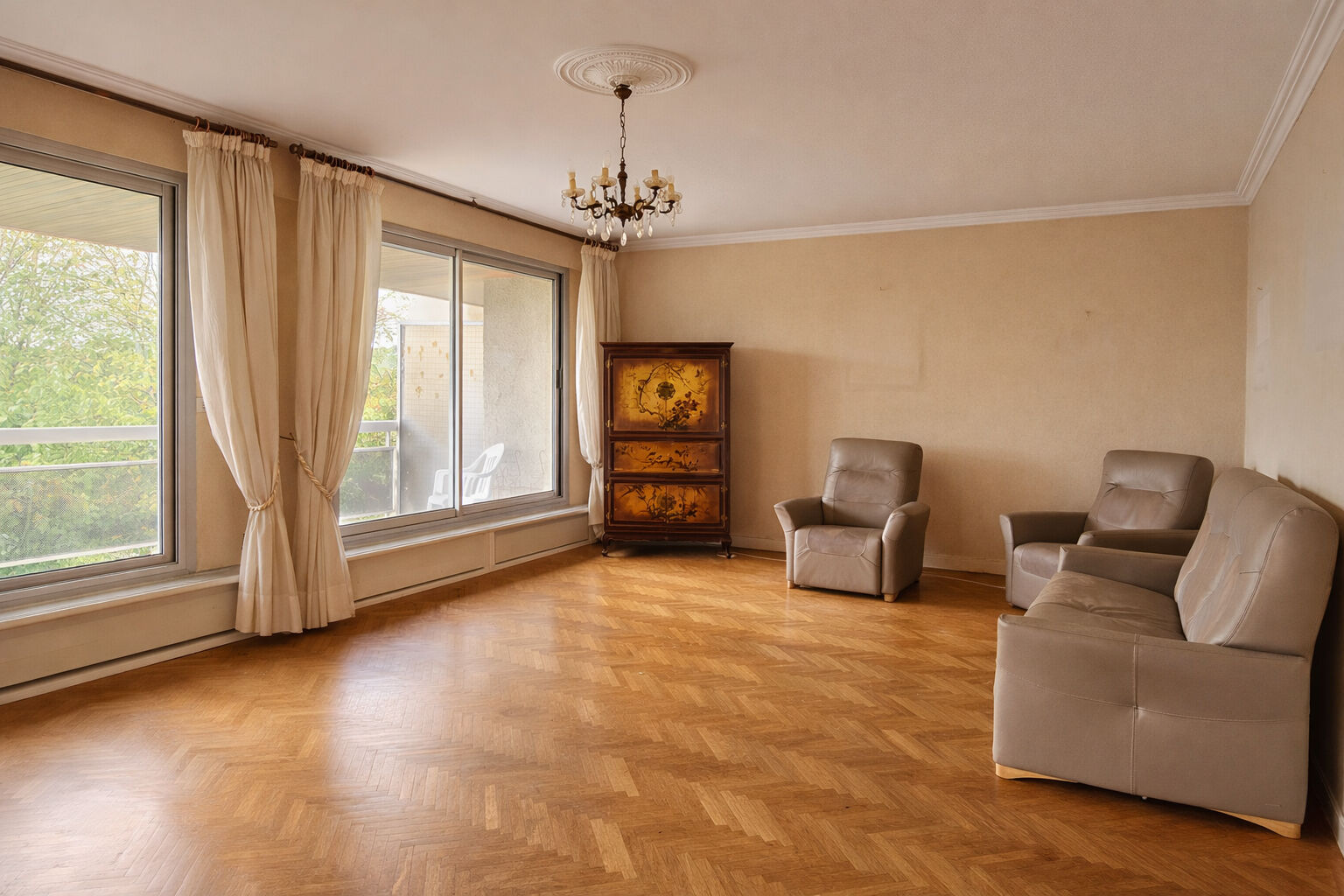 Agence immobilière de 
 J.V.I. - JVI Enghien-les-Bains 
