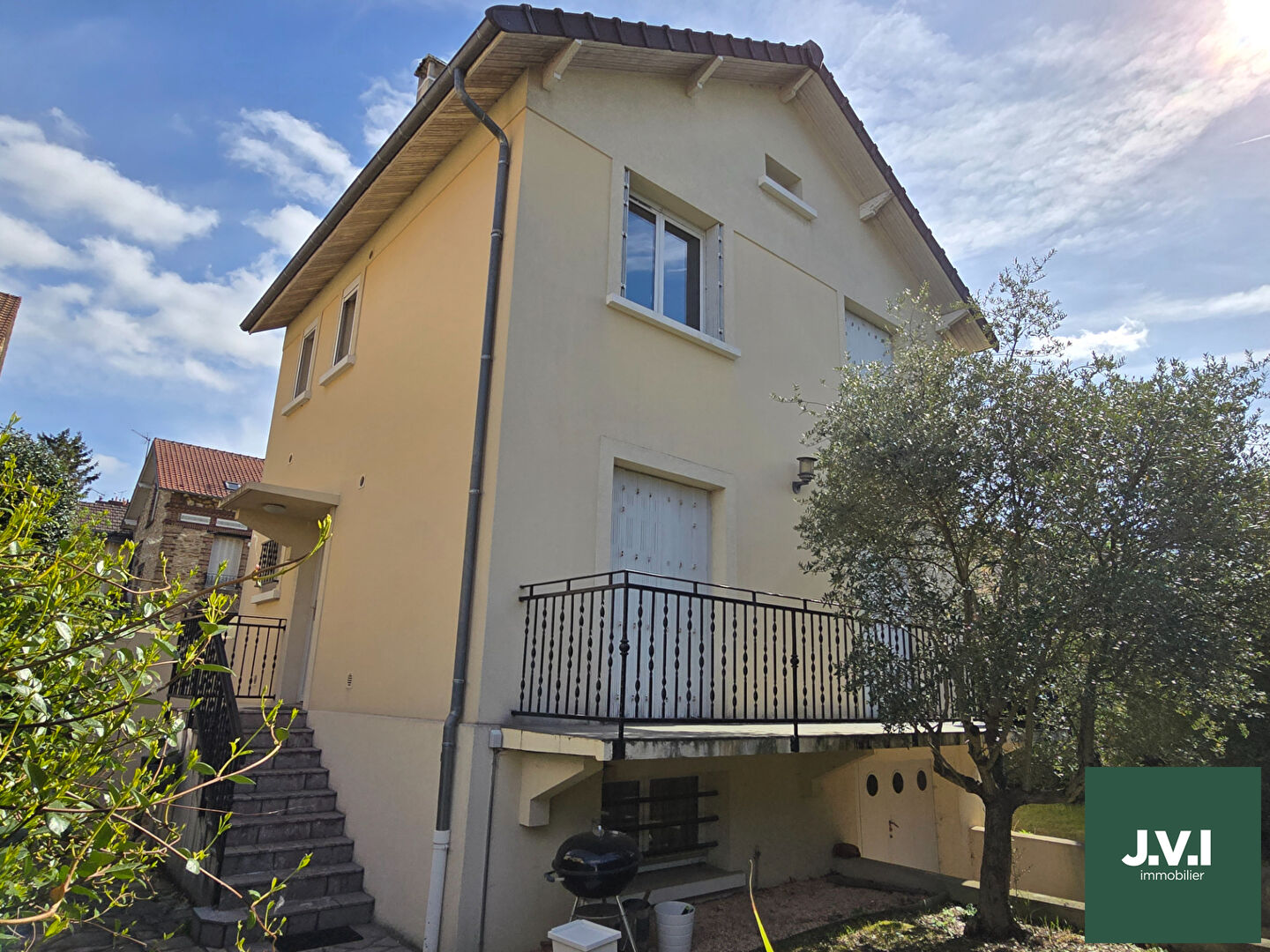 Agence immobilière de 
 J.V.I. - JVI Enghien-les-Bains 

