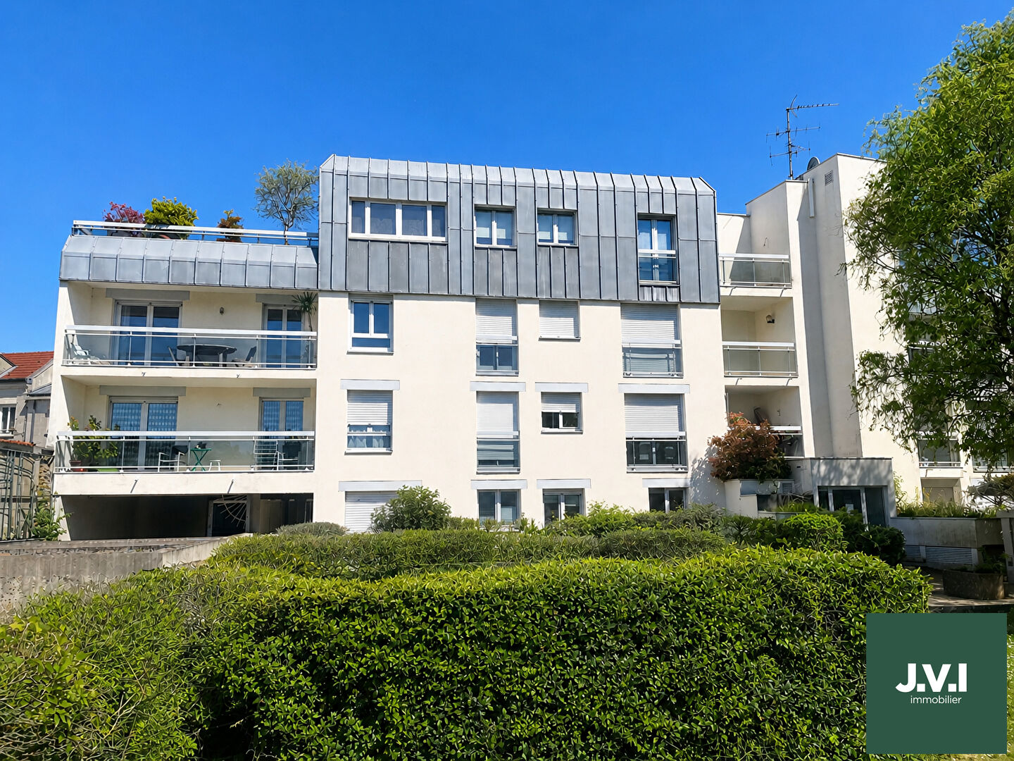 Agence immobilière de 
 J.V.I. - JVI MONTMORENCY 
