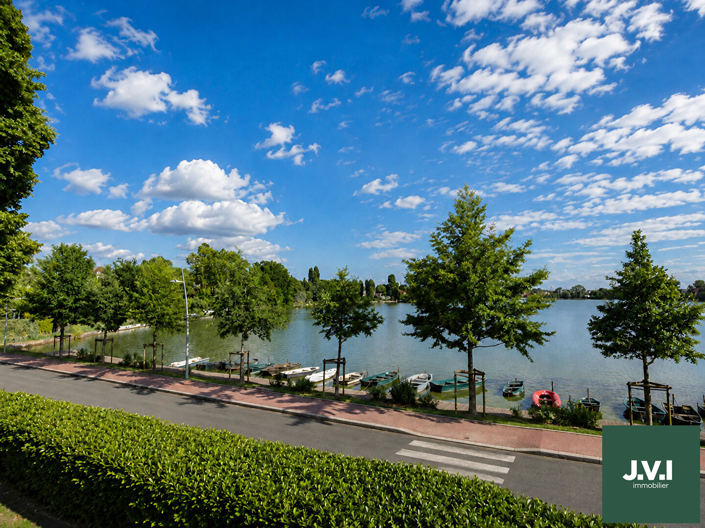 Agence immobilière de 
 J.V.I. - JVI Enghien-les-Bains 
