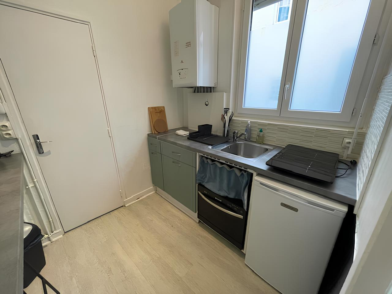 Photo Appartement meublé de 29m² , une chambre, situé à 5 minutes de la gare ! image 2/3