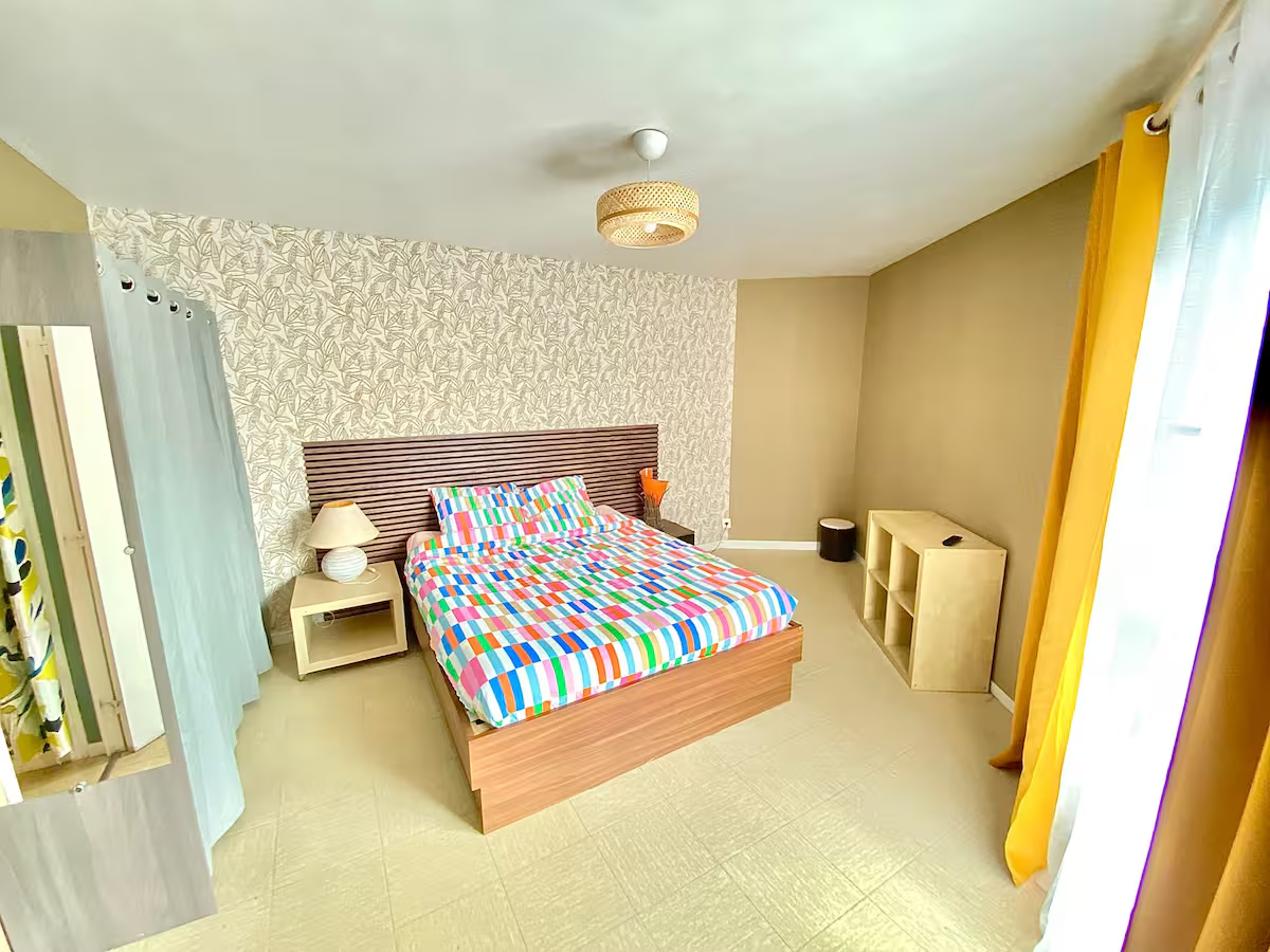 Photo À vendre - Duplex 4 chambres avec garage, résidence sécurisée - Rive Gauche, Rouen image 5/6