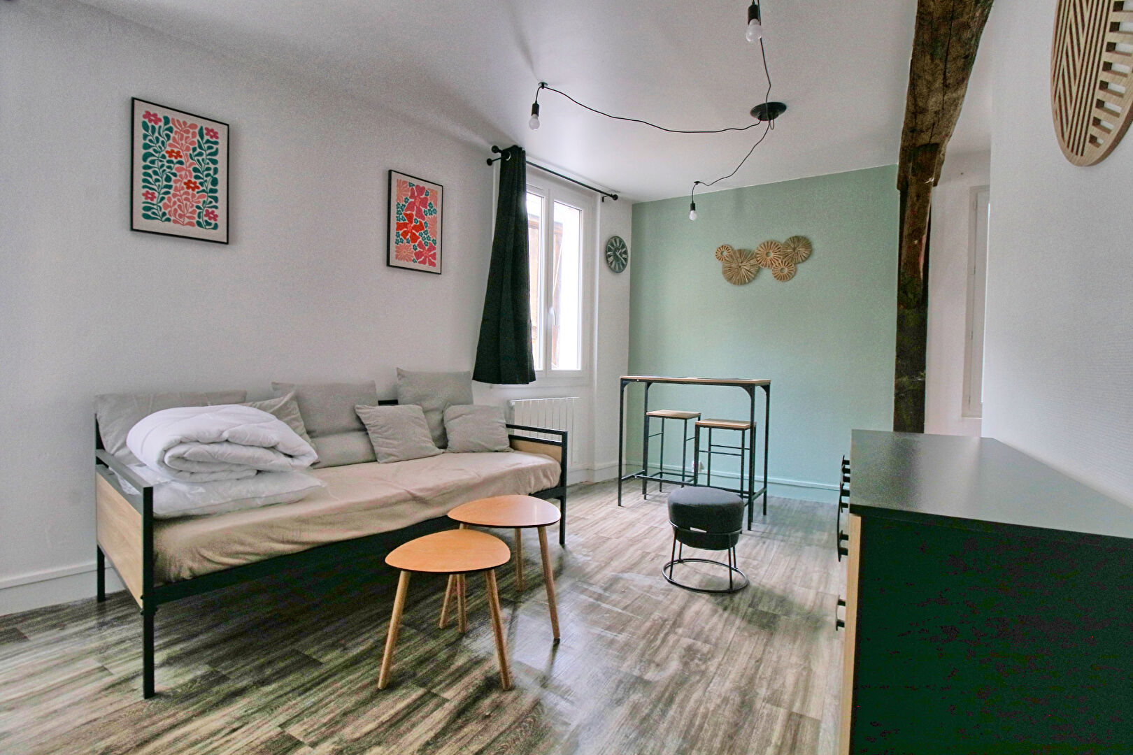 A LOUER - Superbe studio meublé, entièrement rénové - Hyper centre Rouen