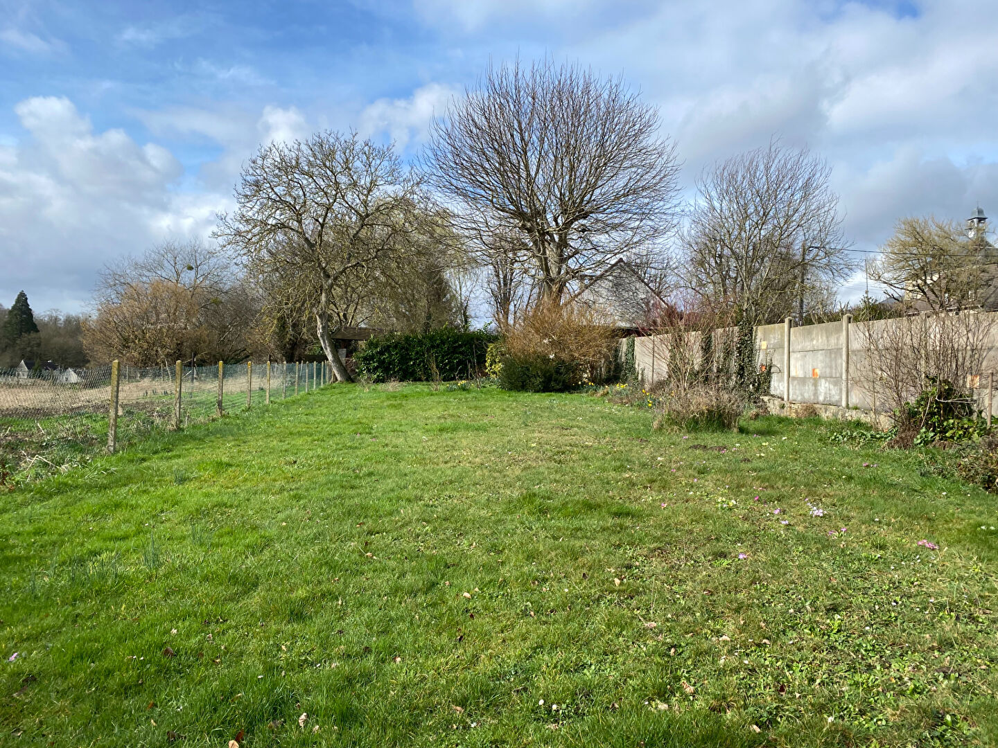 Terrain  plat constructitble VIABILISE de 523 m2 - Fontenay Saint-Père