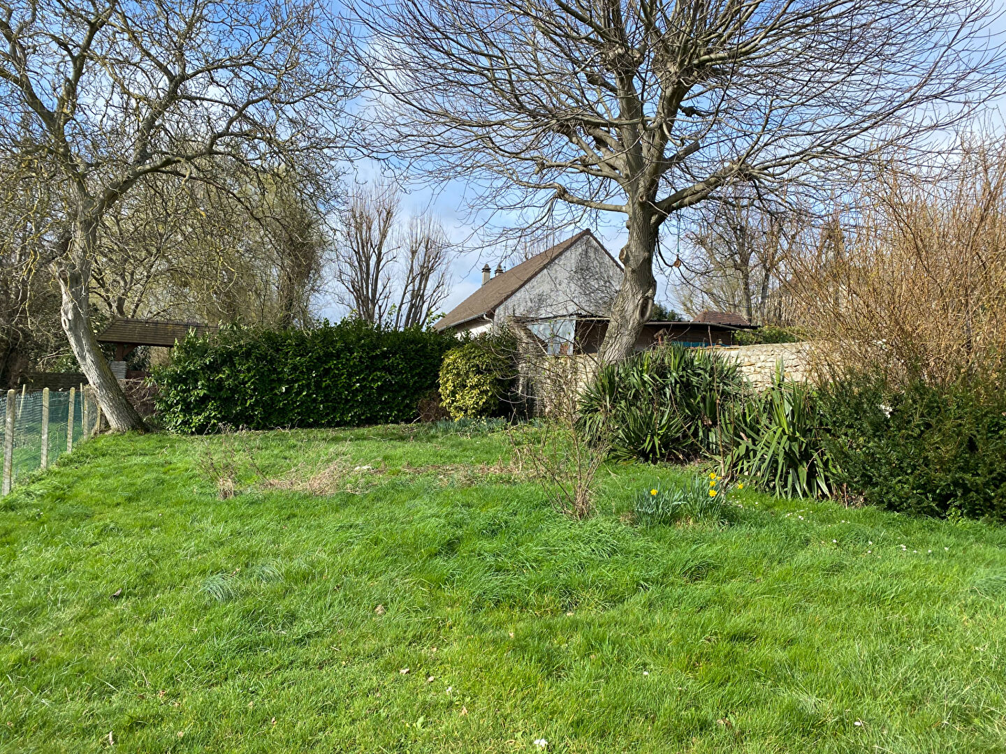Photo Terrain  plat constructitble VIABILISE de 523 m2 - Fontenay Saint-Père image 3/5