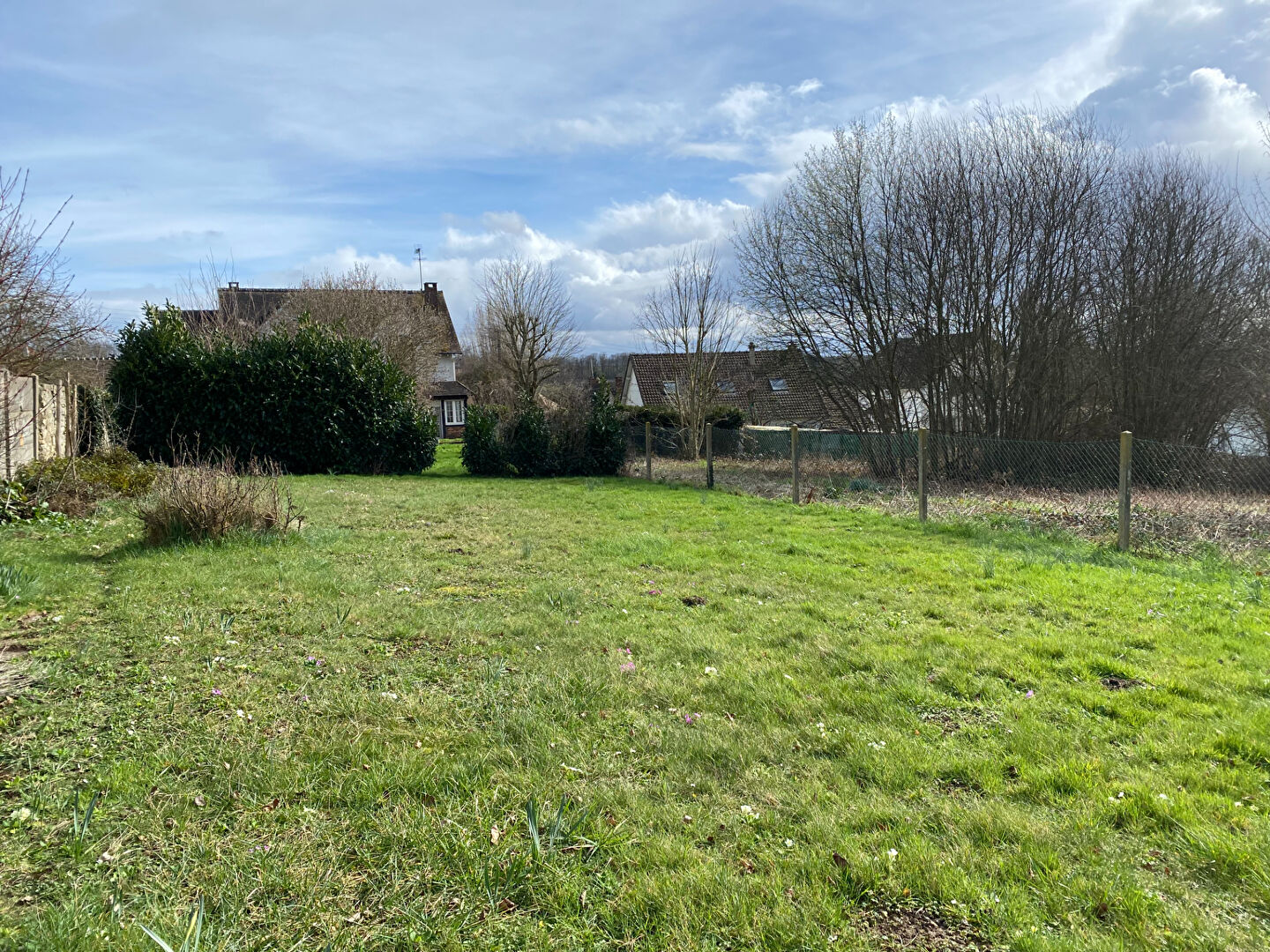 Photo Terrain  plat constructitble VIABILISE de 523 m2 - Fontenay Saint-Père image 4/5