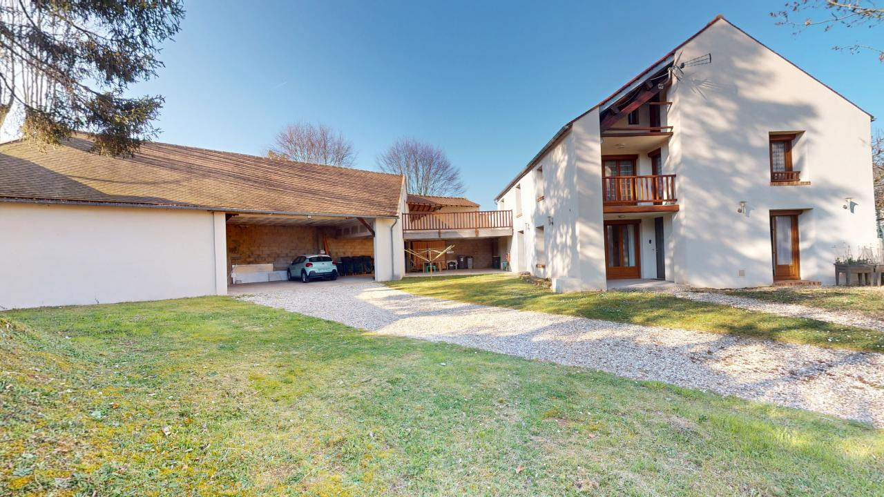 Maison à fort potentiel - Lainville en Vexin - 7 pièces - 188 m²