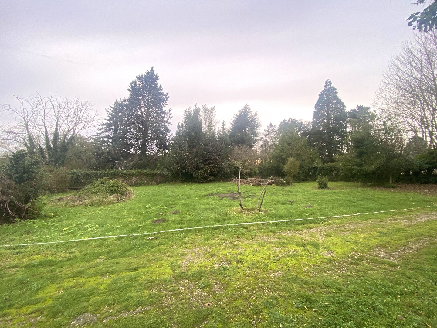 Terrain constructible avec viabilités sur rue à  Jambville 548 m2