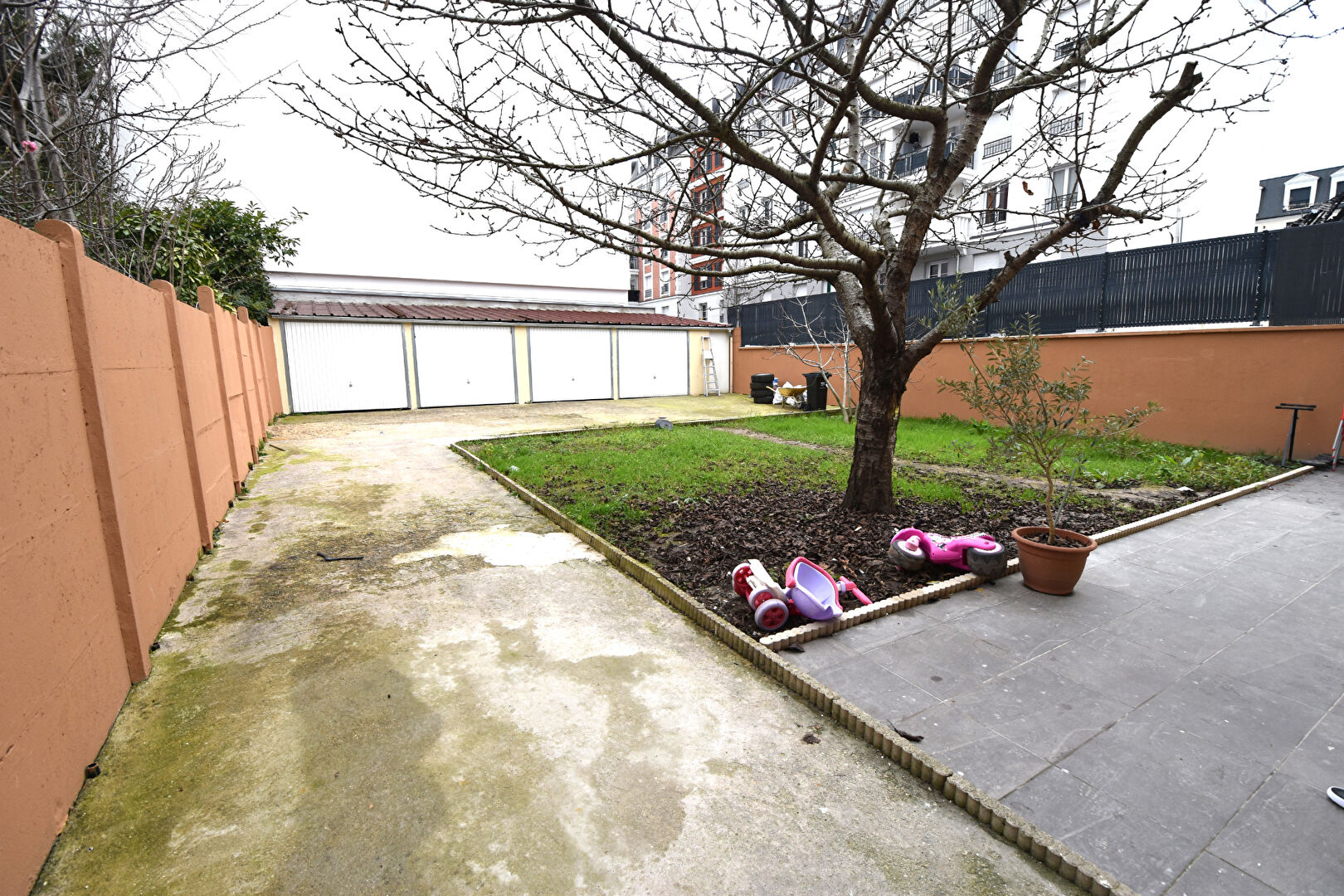 Photo GAGNY - IMMEUBLE divisé en plusieurs appartements. image 3/6