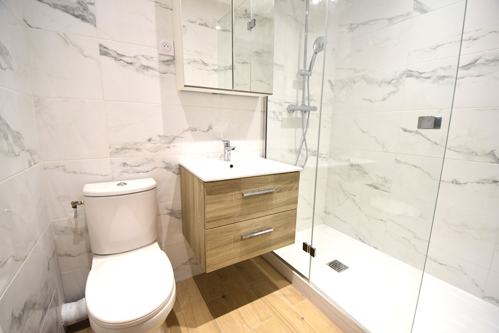 Photo GAGNY - IMMEUBLE divisé en plusieurs appartements. image 5/6