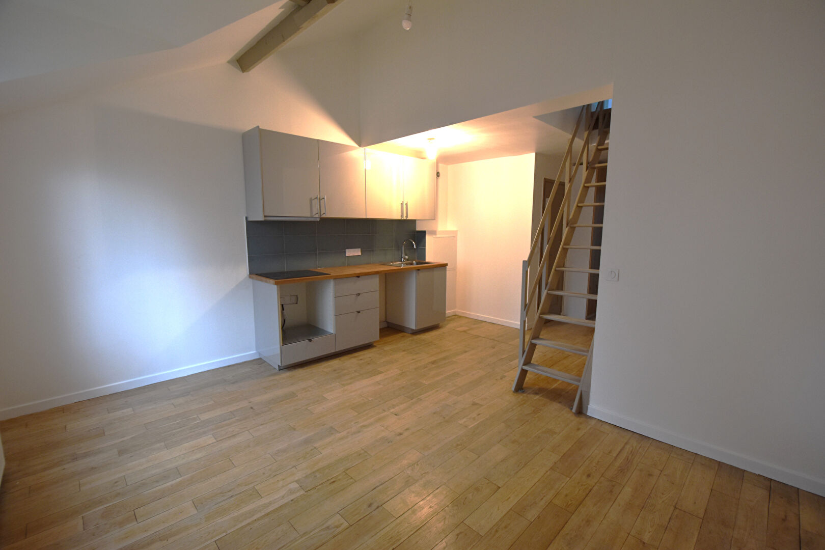 Photo GAGNY - IMMEUBLE divisé en plusieurs appartements. image 6/6