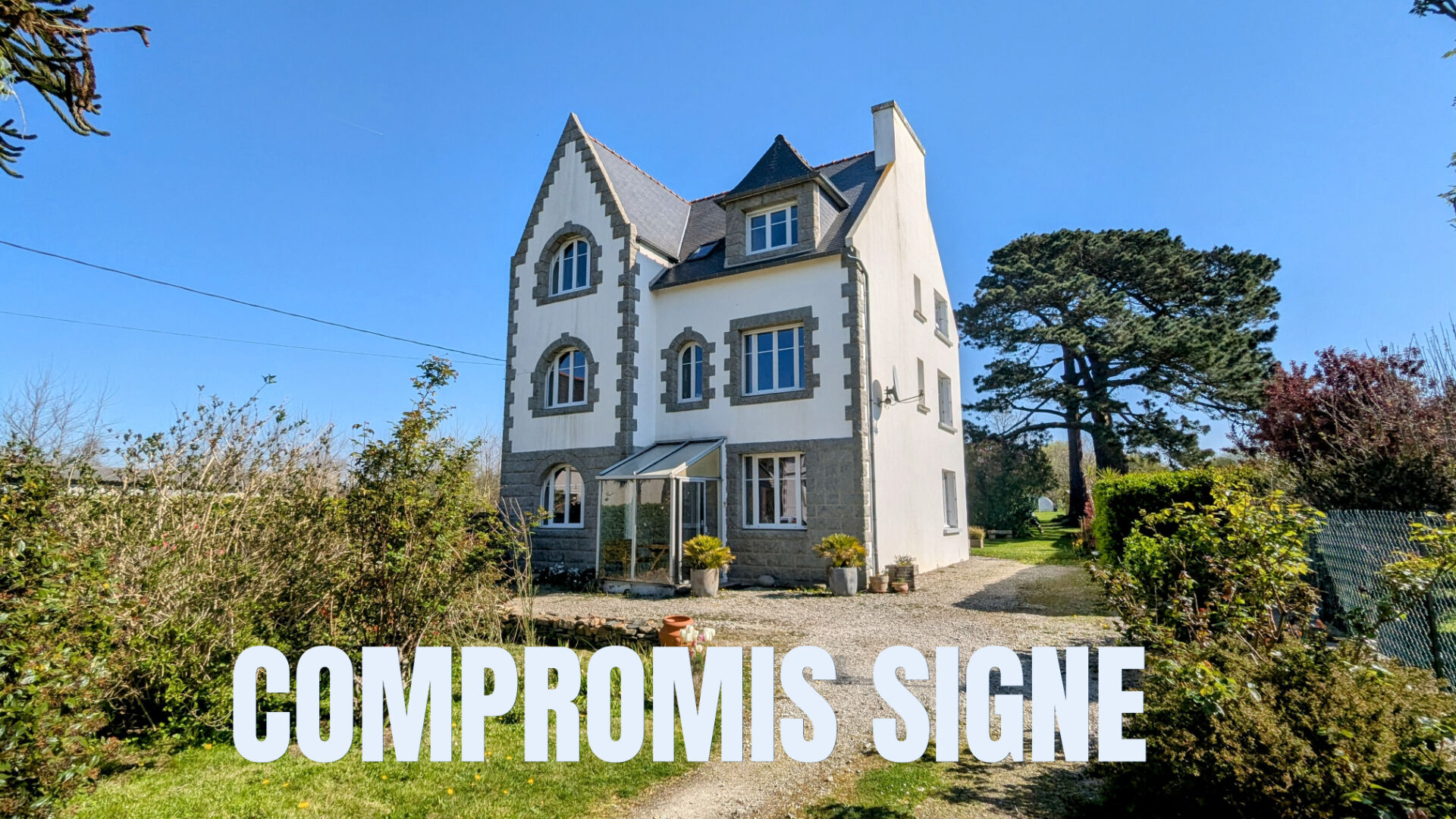 Maison Plonevez Porzay 8 pièce(s) 175 m2