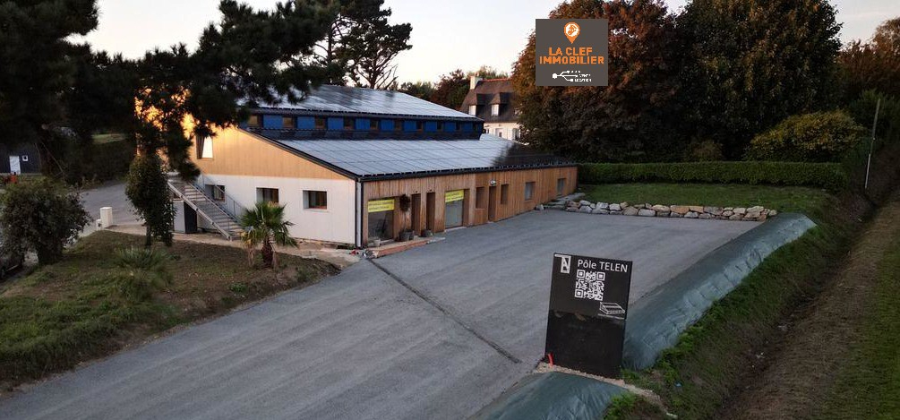 bureau ou Local commercial Plomodiern 135 m²