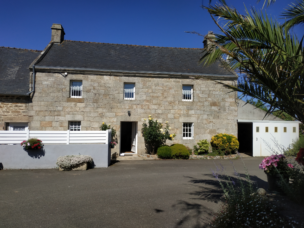 Maison meublée Plonevez Porzay 90m²