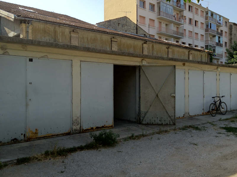 Box CARPENTRAS - 15 m2