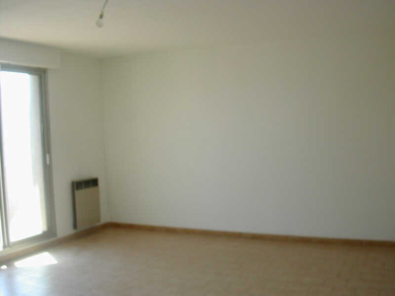 Photo T2 CARPENTRAS - 2 pièce(s) - 50 m2 image 2/6