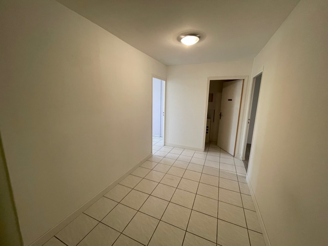 Photo BUREAU / PROFESSIONNEL CARPENTRAS - 55 m2 image 3/4