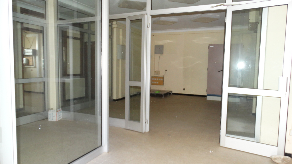 Photo Local professionnel  bureaux 110 m² + 10 parkings image 5/6