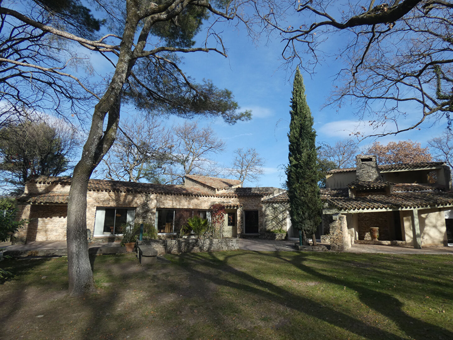 Photo CAROMB : Villa atypique  en pierre apparentes 350 m2 image 1/6