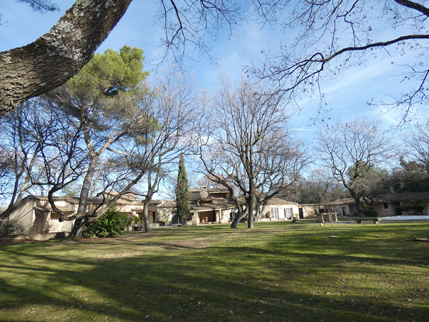 Photo CAROMB : Villa atypique  en pierre apparentes 350 m2 image 2/6