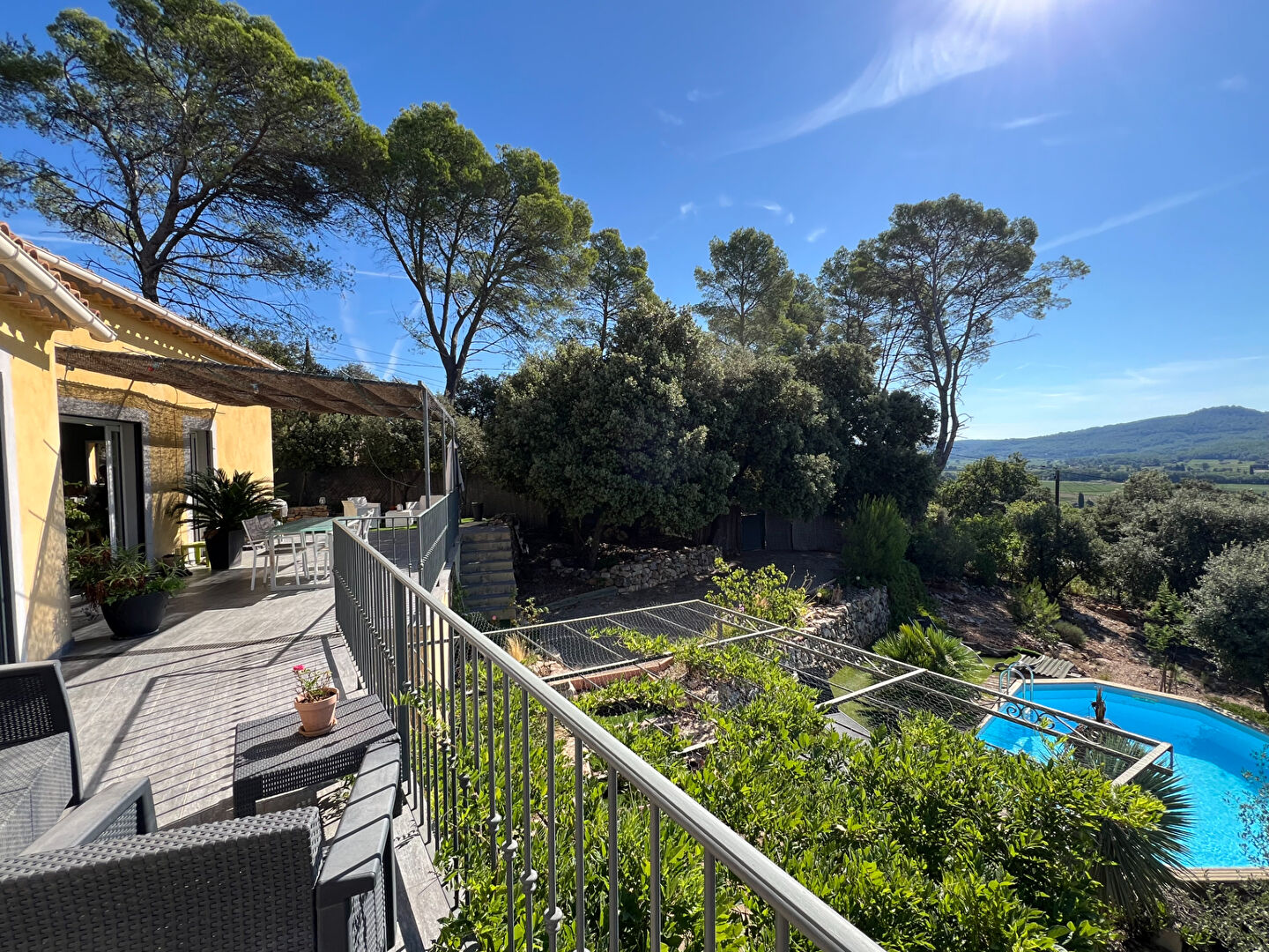 Agence immobilière de 
 La Provence Immobilière - CARCES - LA PROVENCE IMMOBILIERE 
