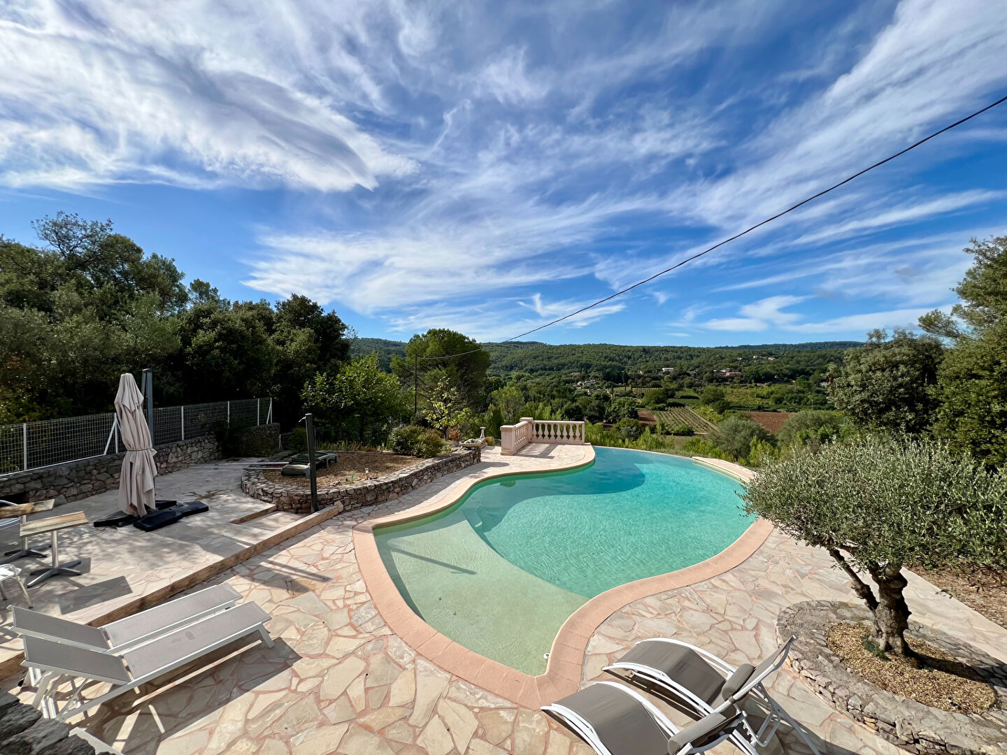 Agence immobilière de 
 La Provence Immobilière - CARCES - LA PROVENCE IMMOBILIERE 
