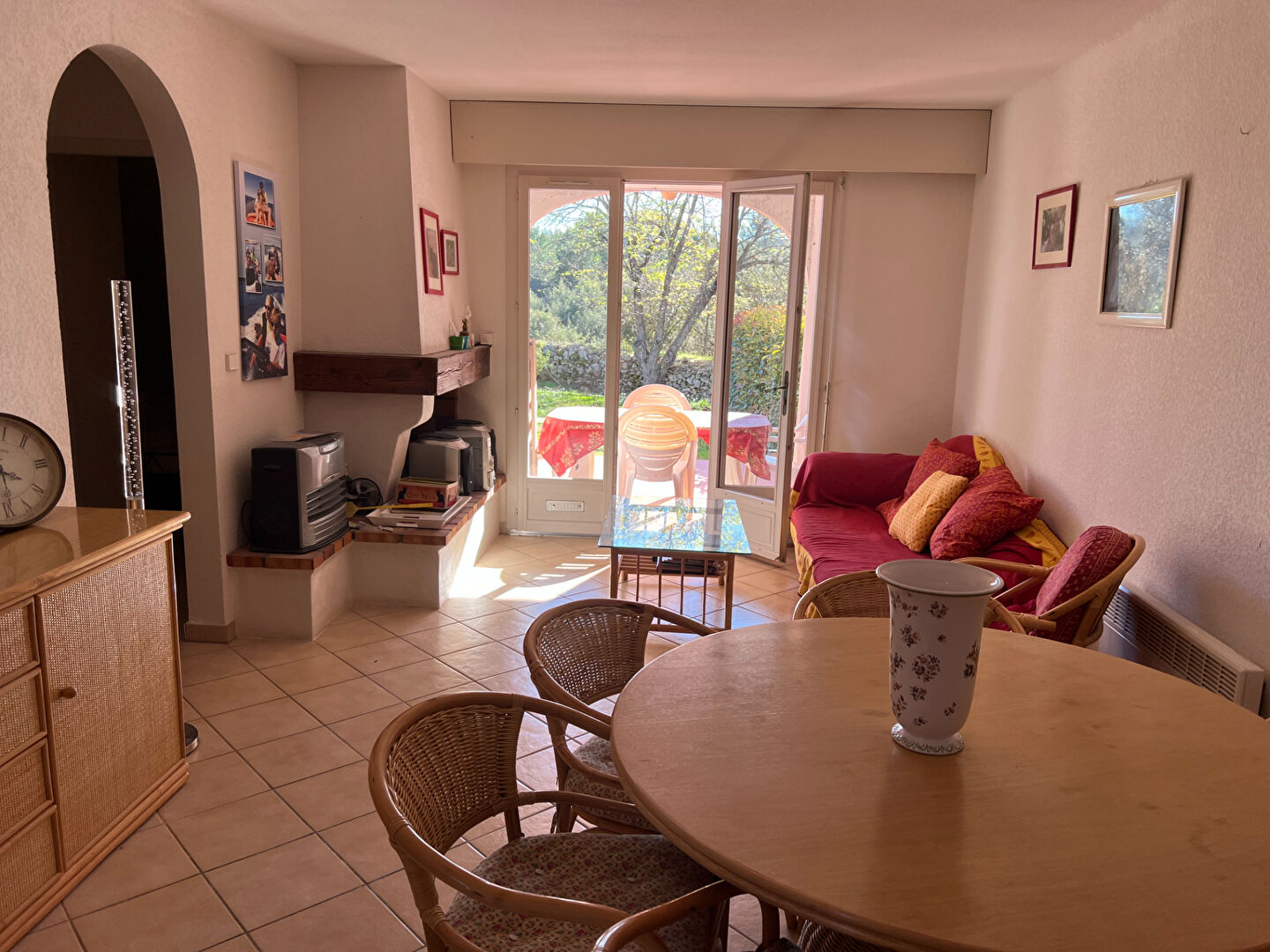 Photo Appartement 3 pièces avec terrasse, jardinet et vue dégagée - Résidence sécurisée à Carcès image 5/6