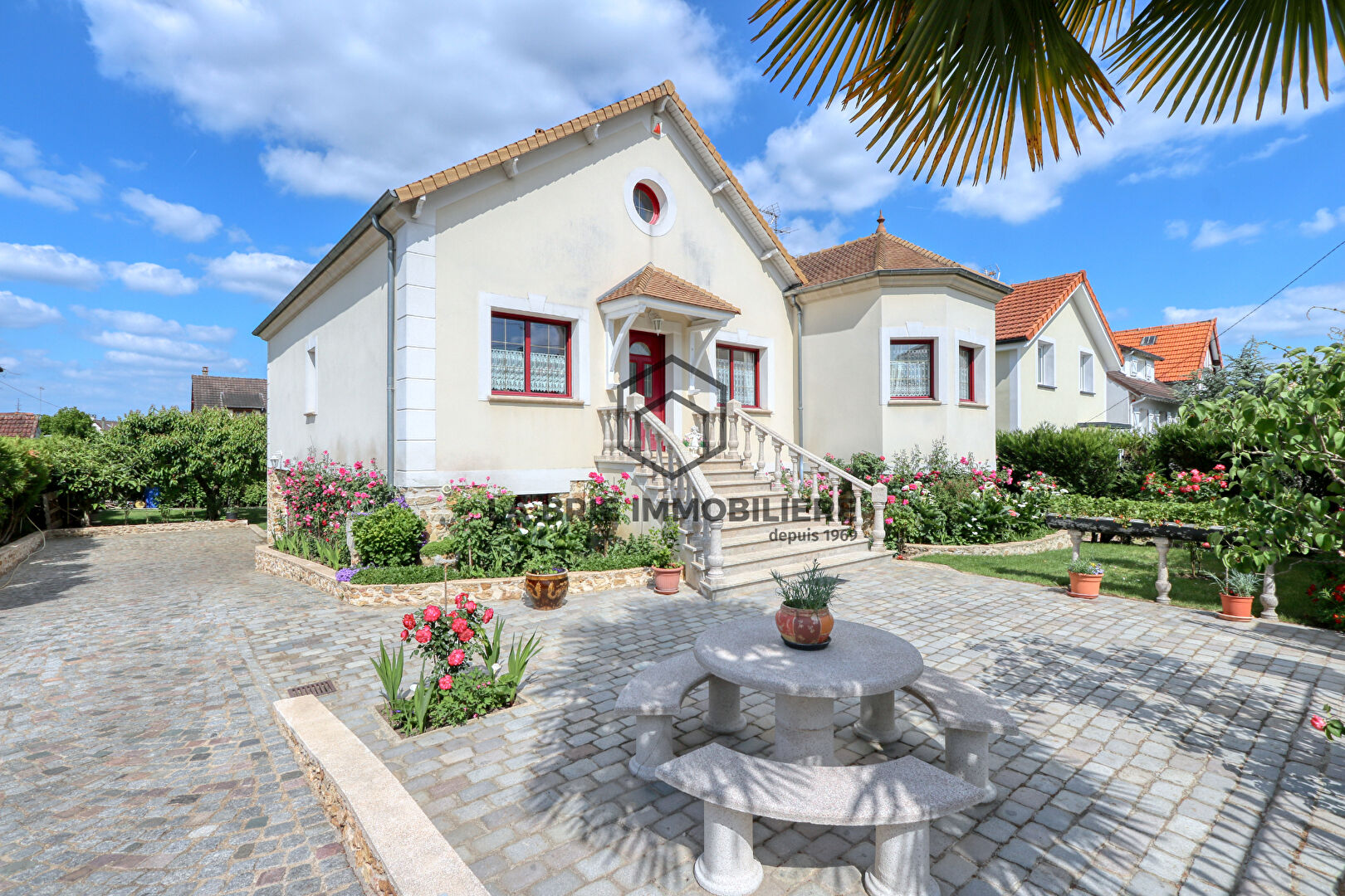 Maison Villecresnes 6 pièce(s) 130 m2 - 360 m2 utiles