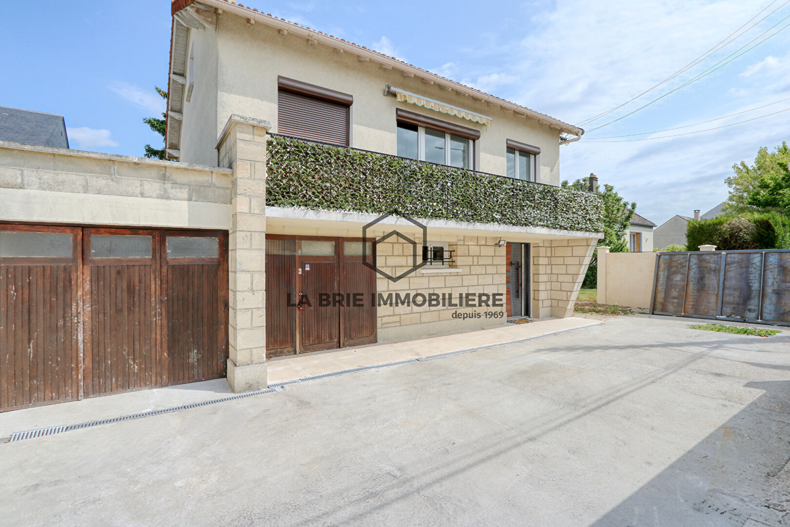 Maison en Location Villecresnes 6 pièce(s) 141,65 m2