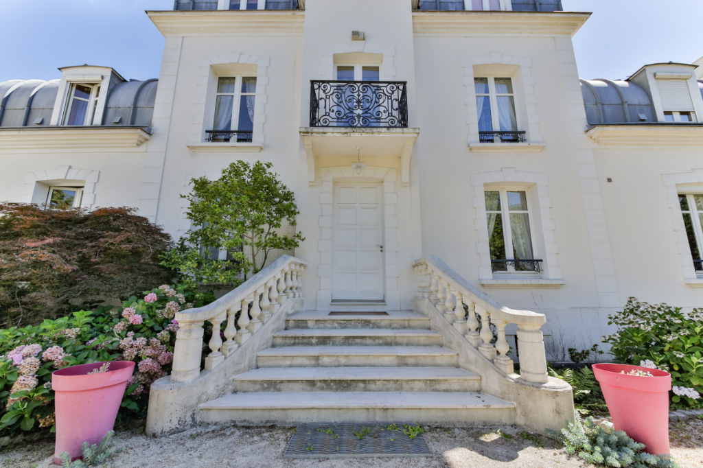 BELLE Demeure Saint Maur Des Fosses 9 pièce(s) 330 m2 SUR 1 TERRAIN DE