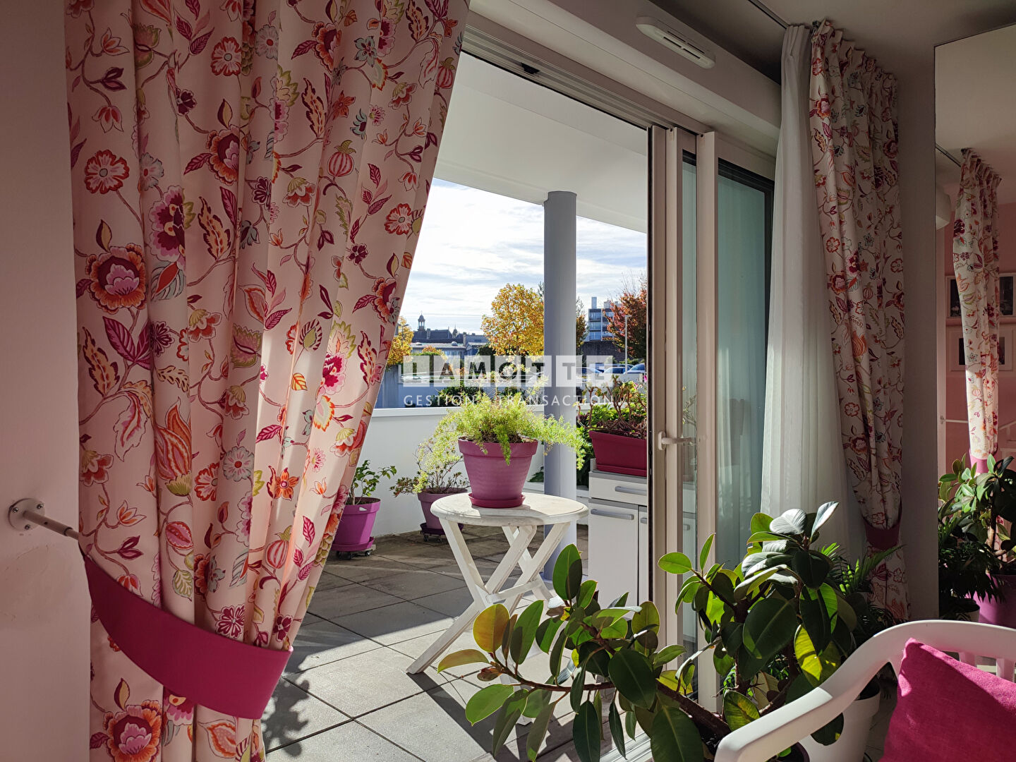 Photo APPARTEMENT TYPE 6 + GARAGE EN SOUS SOL + PARKING - RESIDENCE DE STANDING AVEC ASCENSEUR - TERRASSE // Place de la Libération - Proximité Intramuros - Pompidou - Palais des arts image 4/6