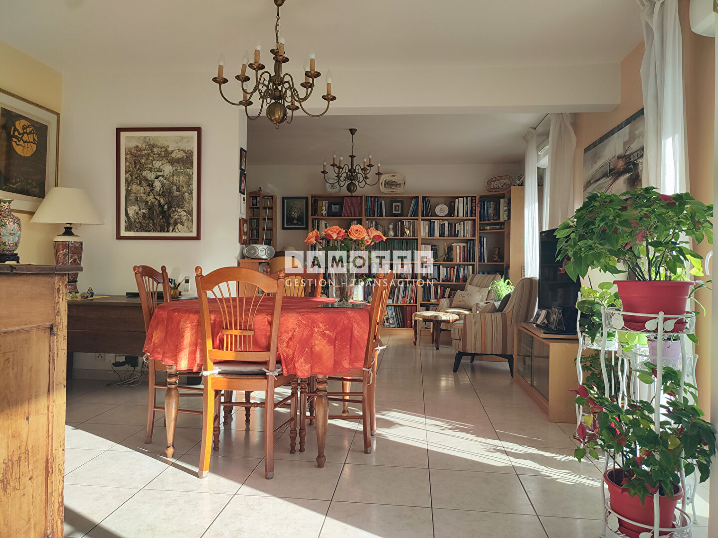 Photo APPARTEMENT TYPE 6 + GARAGE EN SOUS SOL + PARKING - RESIDENCE DE STANDING AVEC ASCENSEUR - TERRASSE // Place de la Libération - Proximité Intramuros - Pompidou - Palais des arts image 6/6