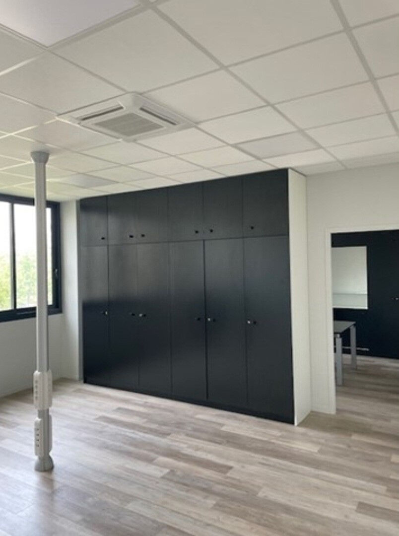 Photo Bureaux 72m² image 2/6