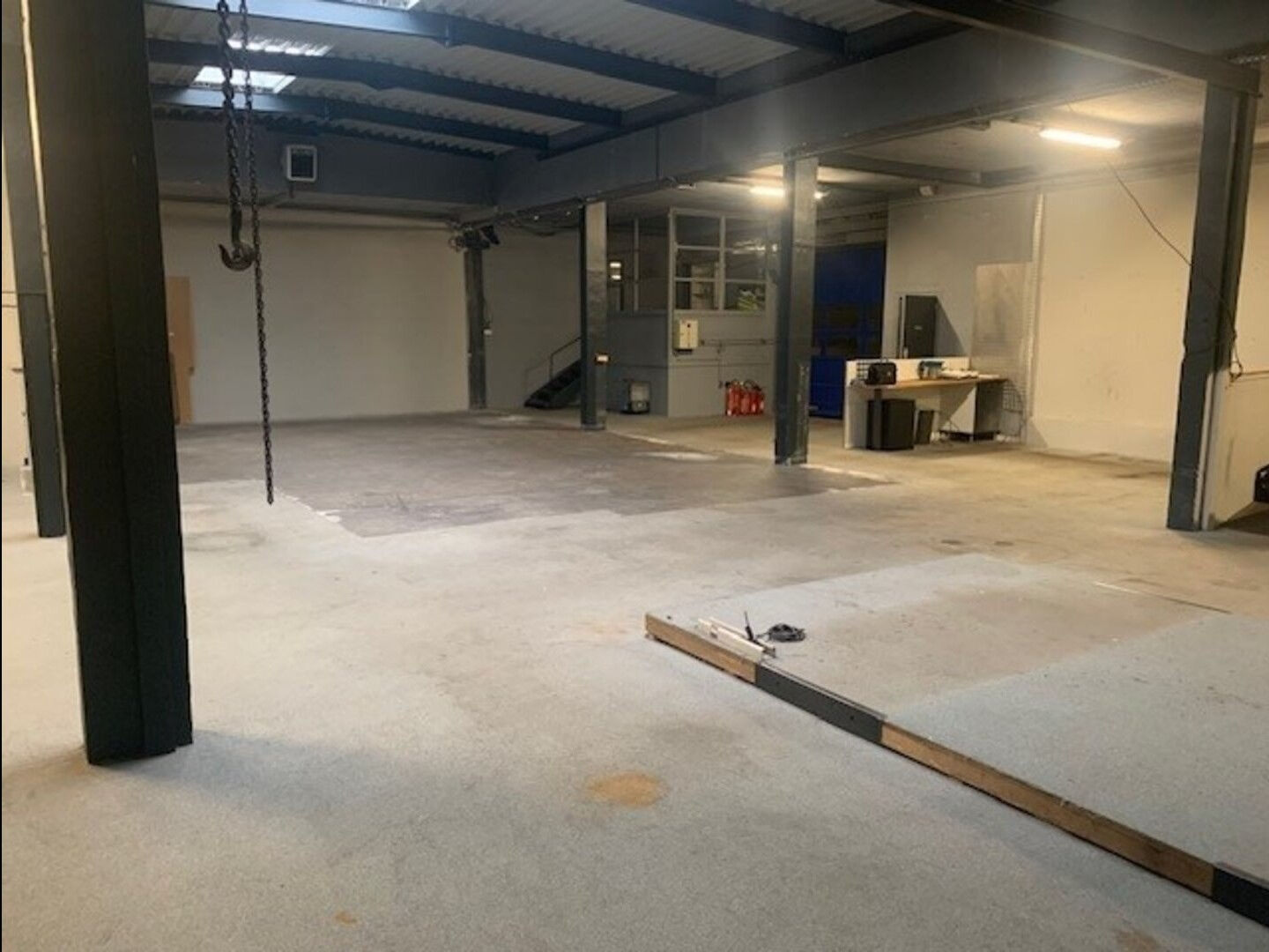 Photo Local Saint Etienne 440 m2 image 2/5