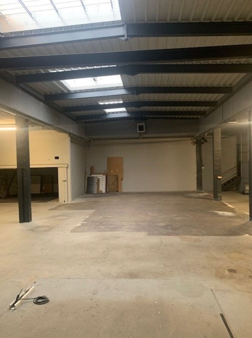 Photo Local Saint Etienne 440 m2 image 4/5