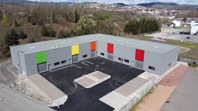 Local artisanal 298 m² ? Village artisanal neuf