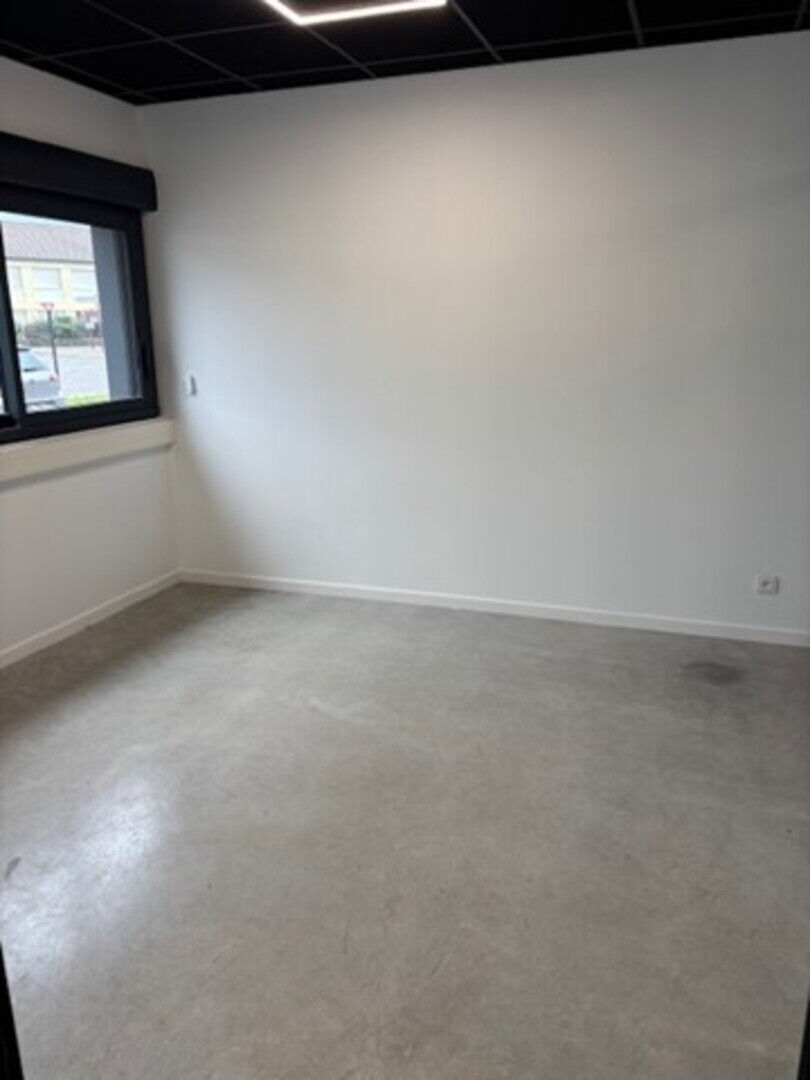 Photo Local artisanal 84.79m² Nord Saint Etienne image 3/5