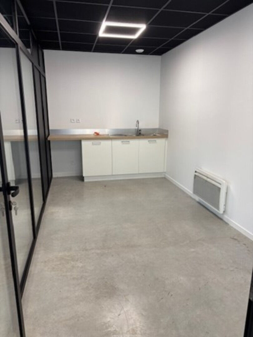 Photo Local artisanal 84.79m² Nord Saint Etienne image 4/5