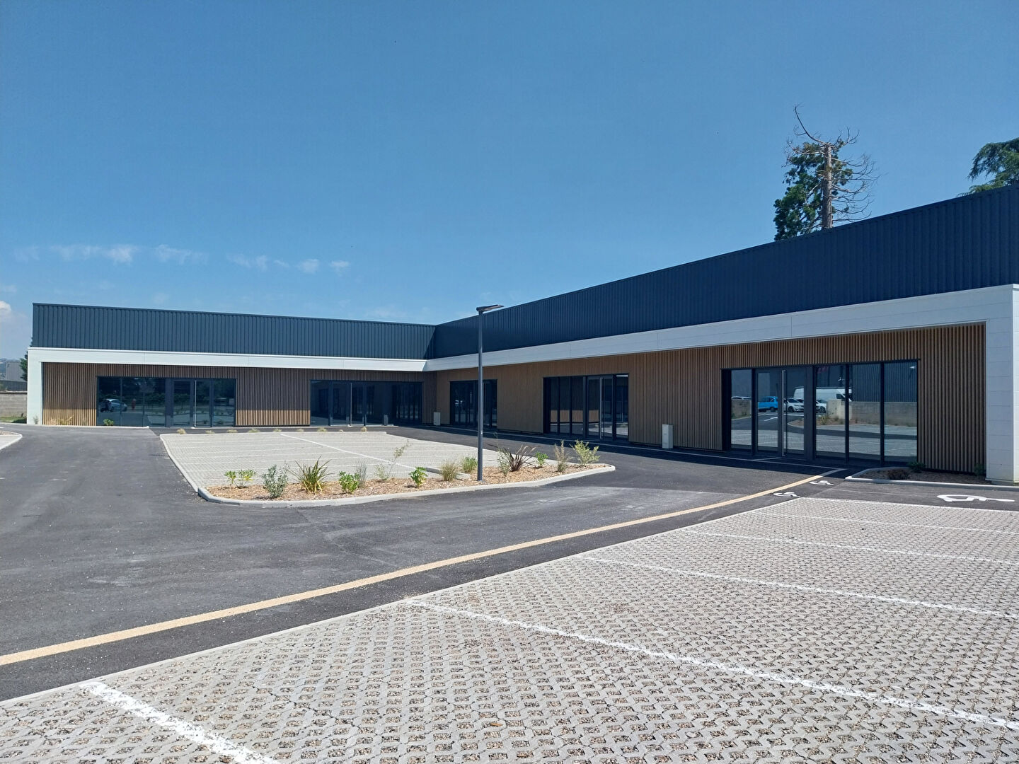 Photo Retail Park Andrézieux Bouthéon image 1/1