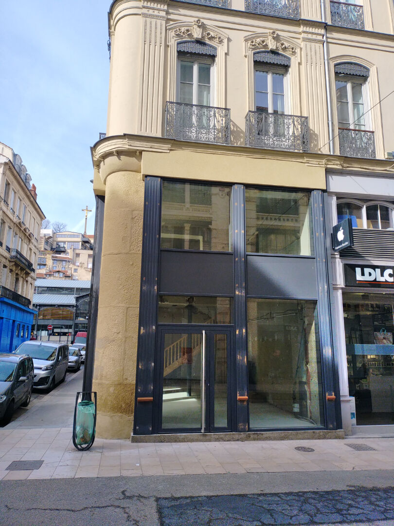 Photo Local commercial Saint Etienne 110 m2 image 2/6