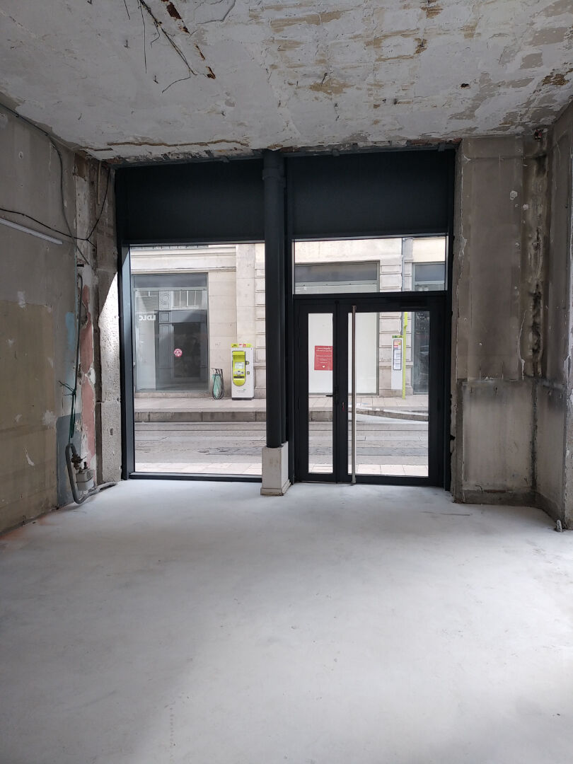 Photo Local commercial Saint Etienne 110 m2 image 6/6