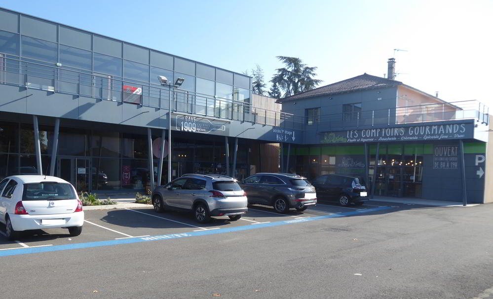 Photo Local 130 m² Veauche image 2/6