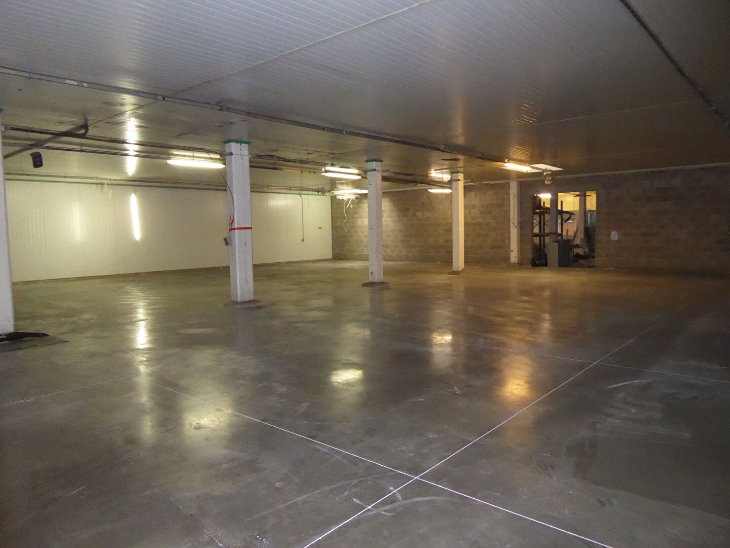 Photo Local de stockage 560m² Saint Priest en Jarez image 2/3