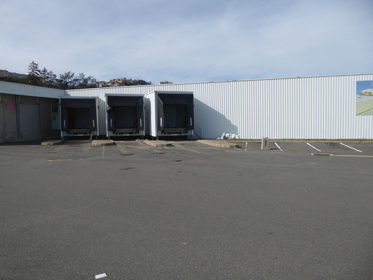 Photo Local de stockage 560m² Saint Priest en Jarez image 3/3