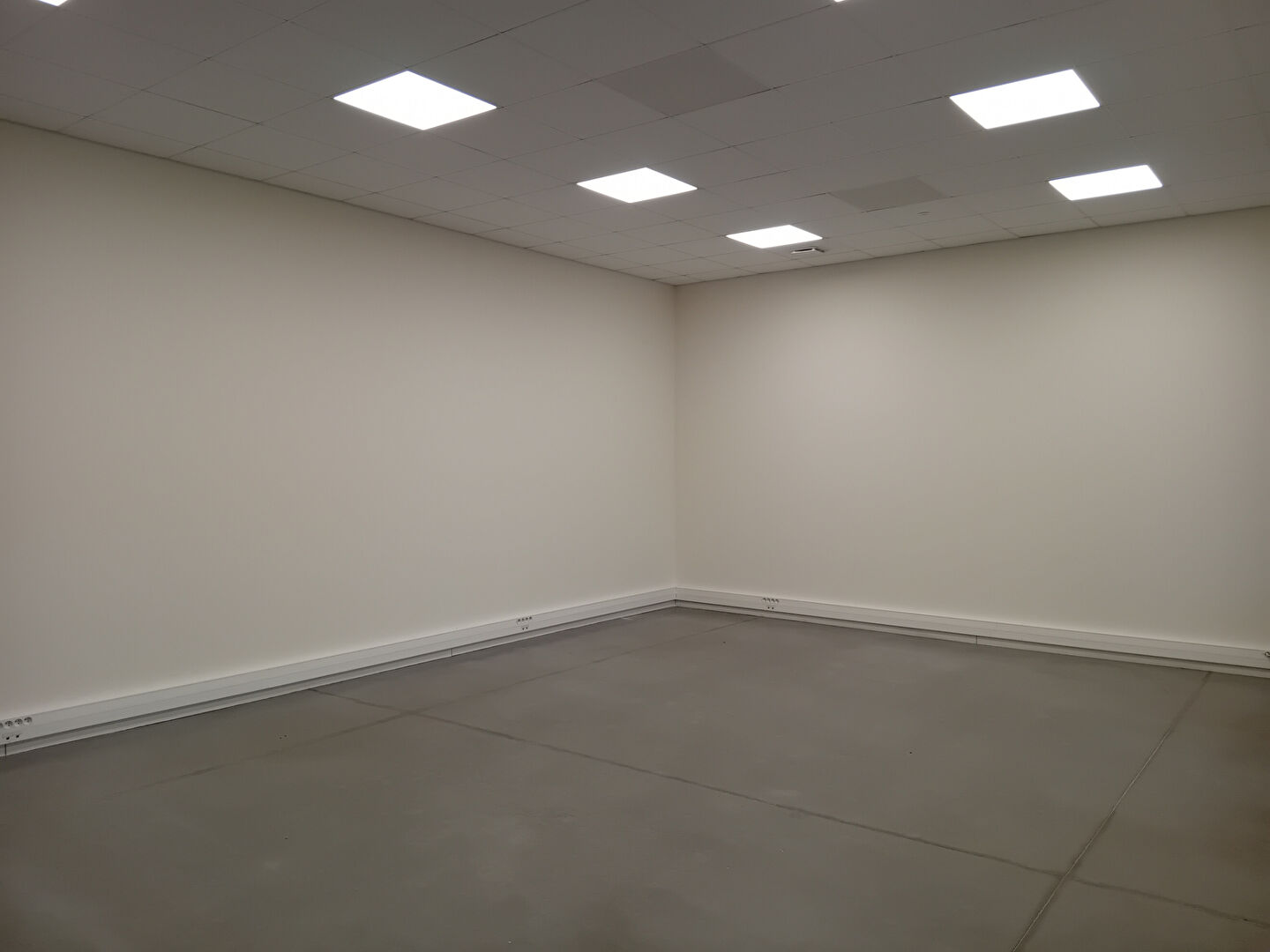 Photo Bureaux Saint Etienne 85m2 image 3/4