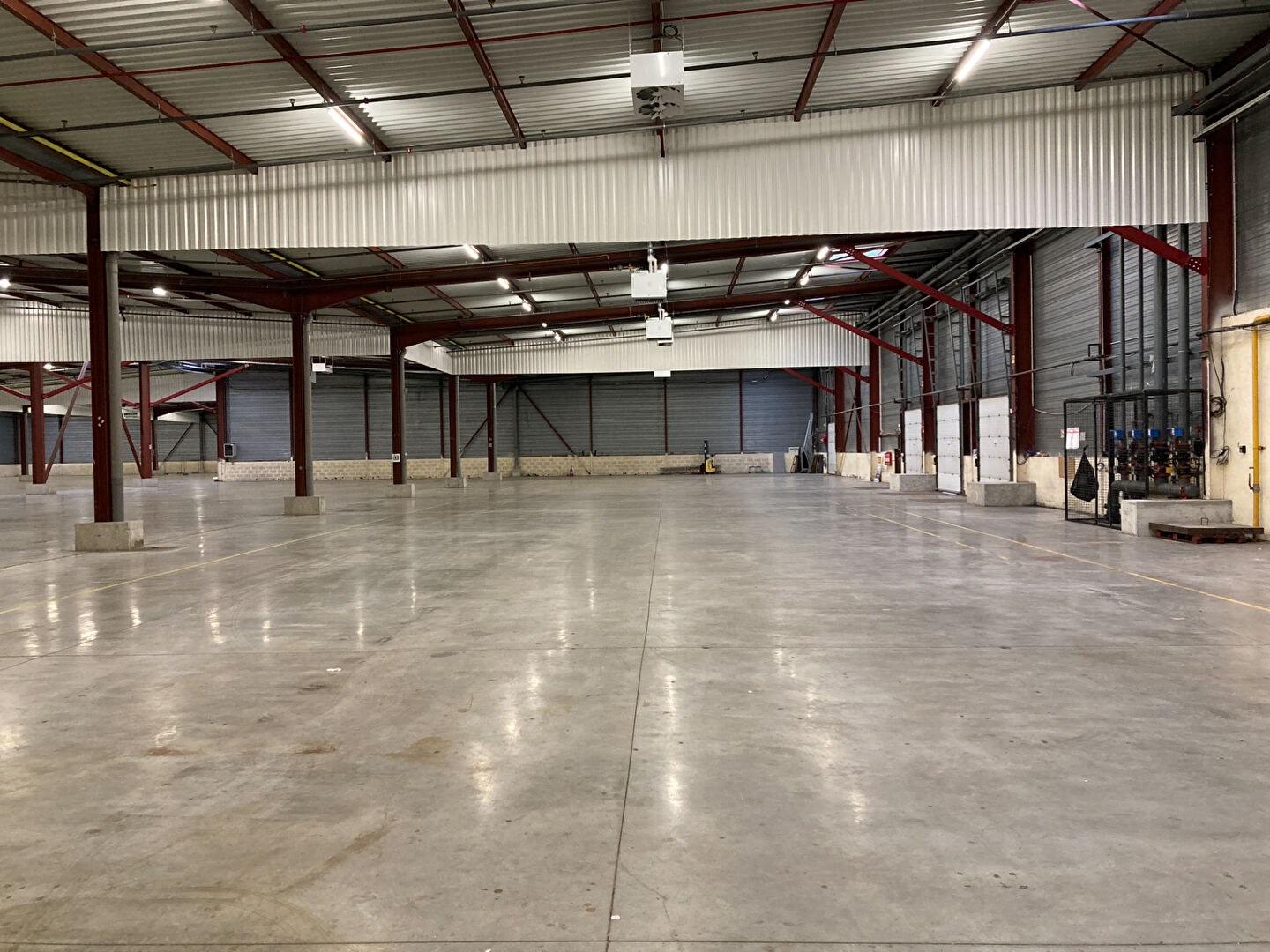 Photo Entrepôt 8440 m² Saint Chamond image 2/5