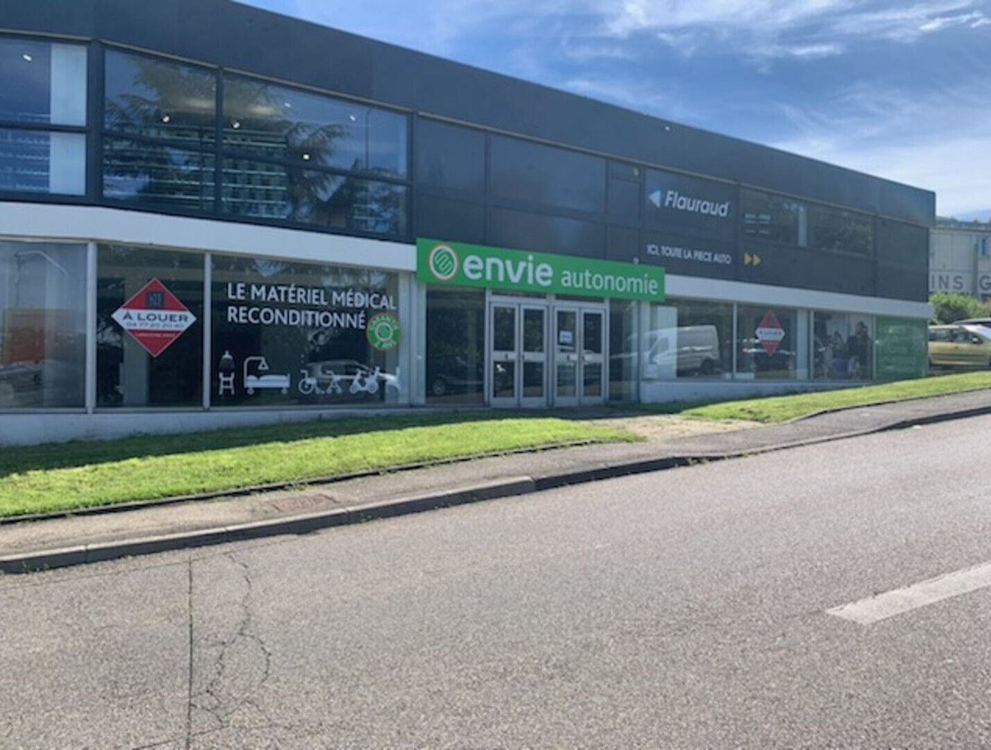 Photo Local 317m² Saint-Etienne image 1/6