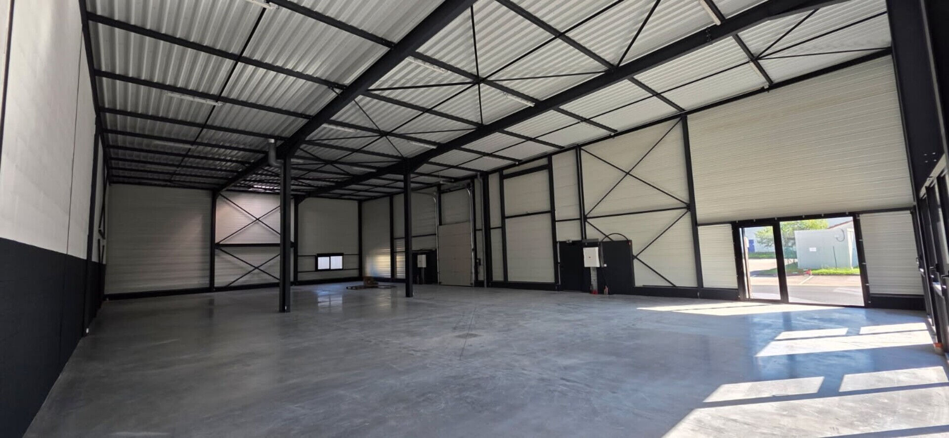 Photo Bâtiment artisanal 450m² Andrezieux image 3/5