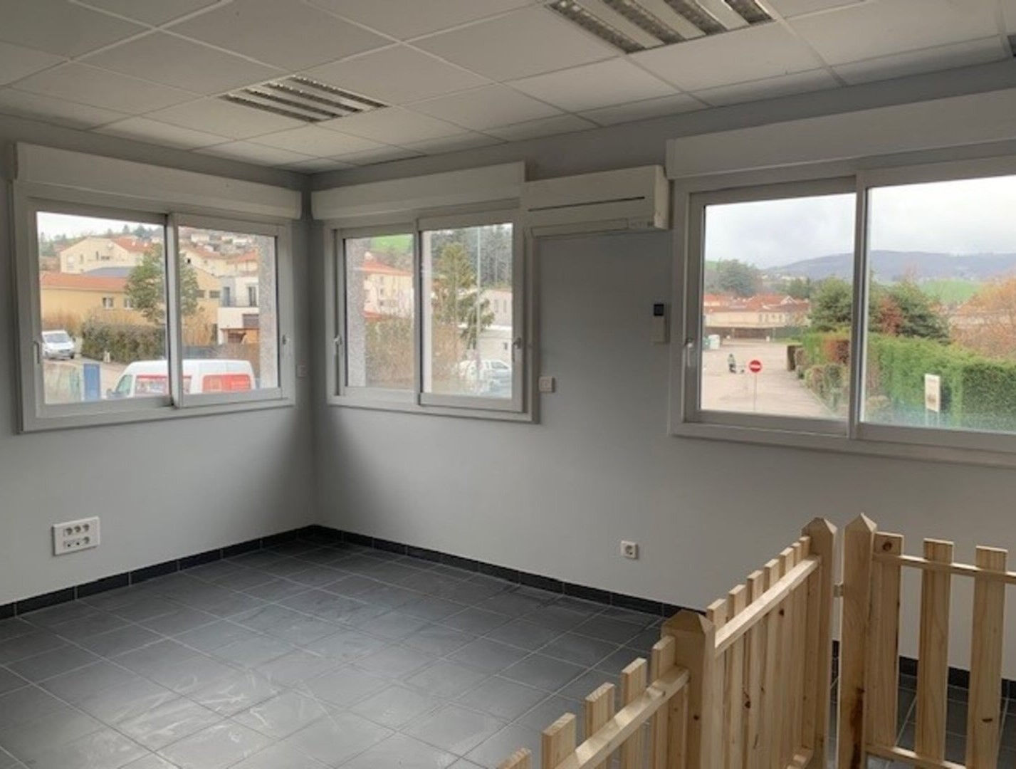 Photo Bâtiment artisanal 660m² Sorbiers image 4/5